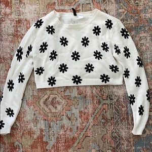 NEVER WORN! H&M Flower Crop Sweater